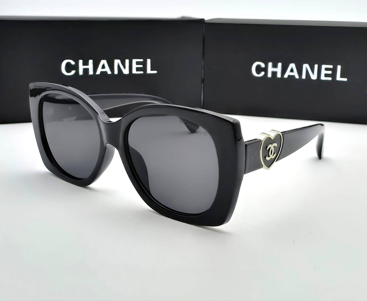 CHANE  SUNGLASSES COME WITH BOX ETC am2106
