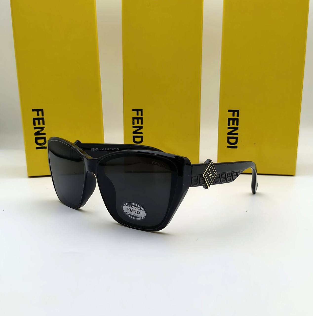 Fend shades with box sa2106