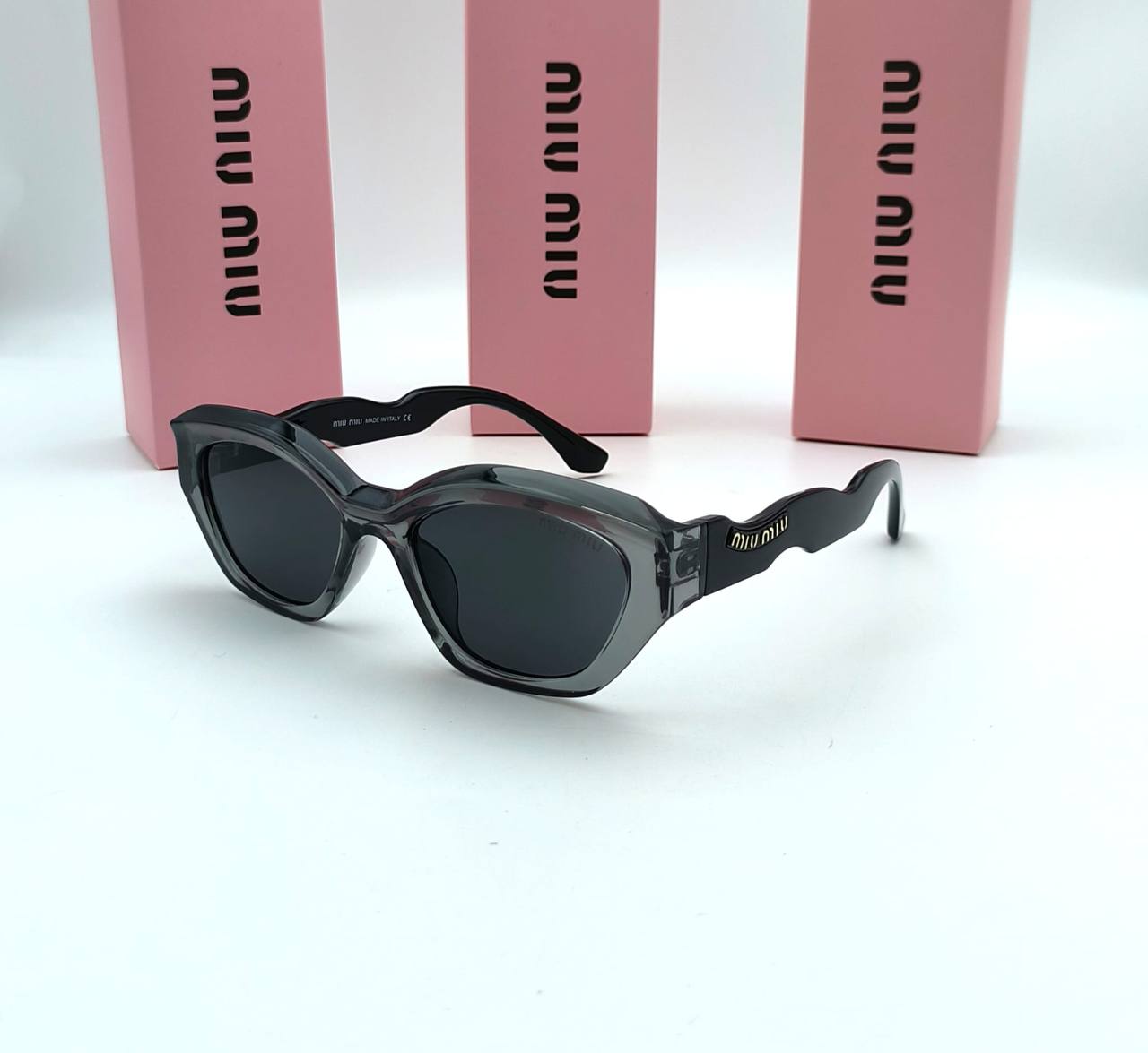 MIU MIU   SUNGLASSES COME WITH BOX ETC am2306