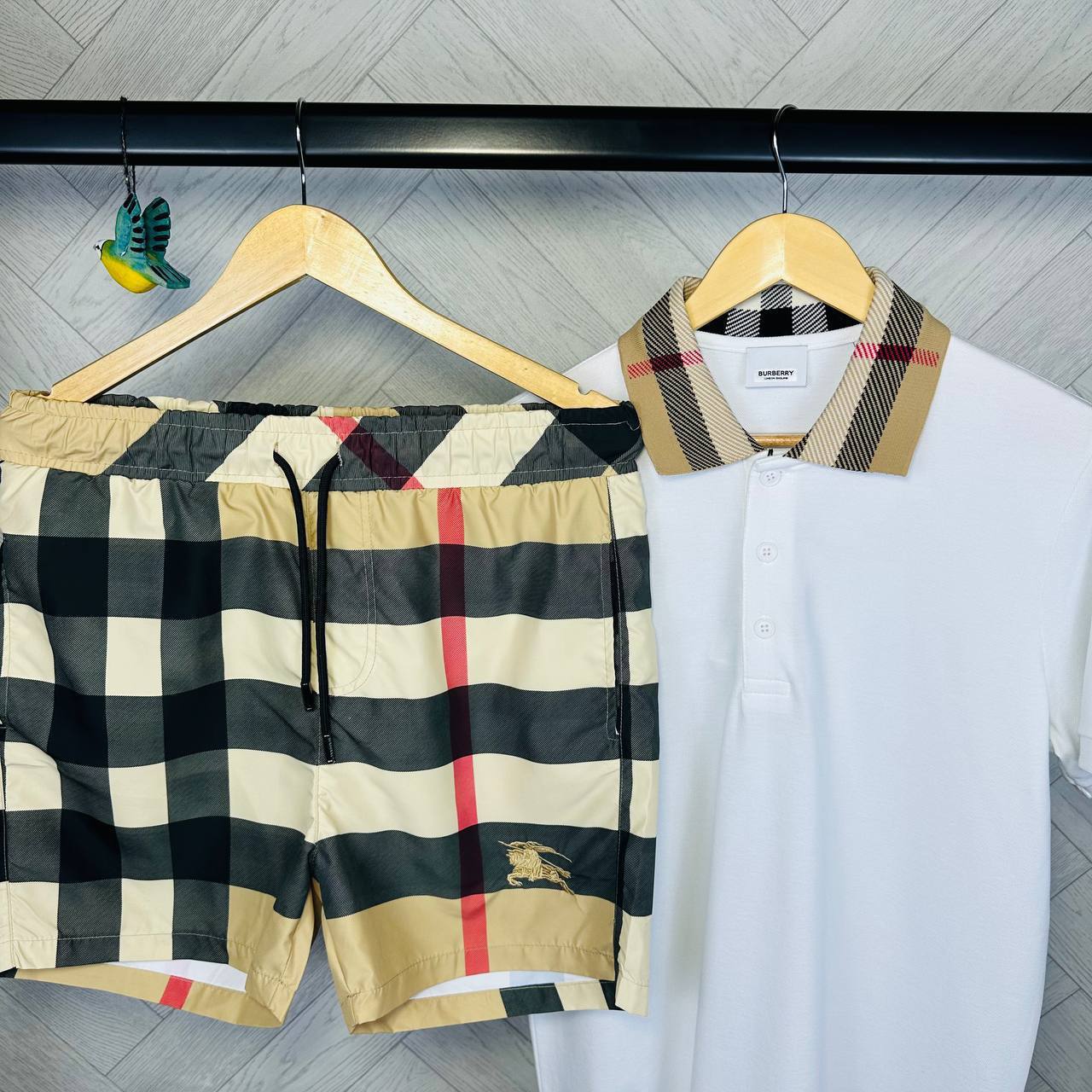 SUPERCLON QUALITY BURBERR TEE & SHORT SET to2406