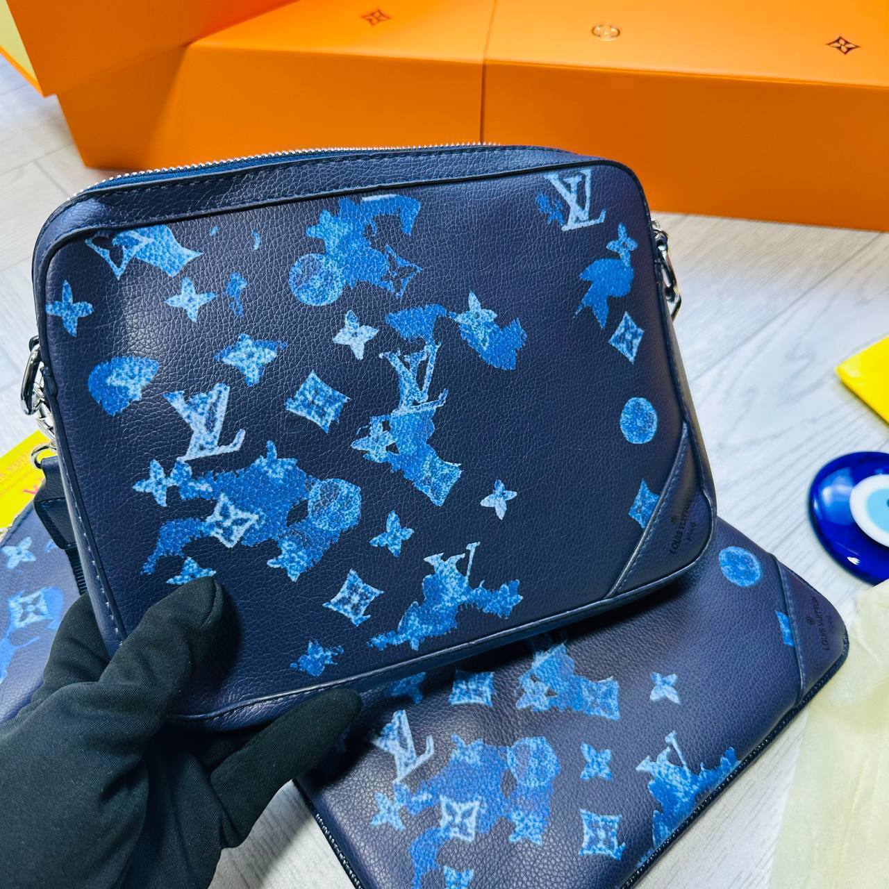 LV MAN BAG WITH BOX AND DUST BAG to2406
