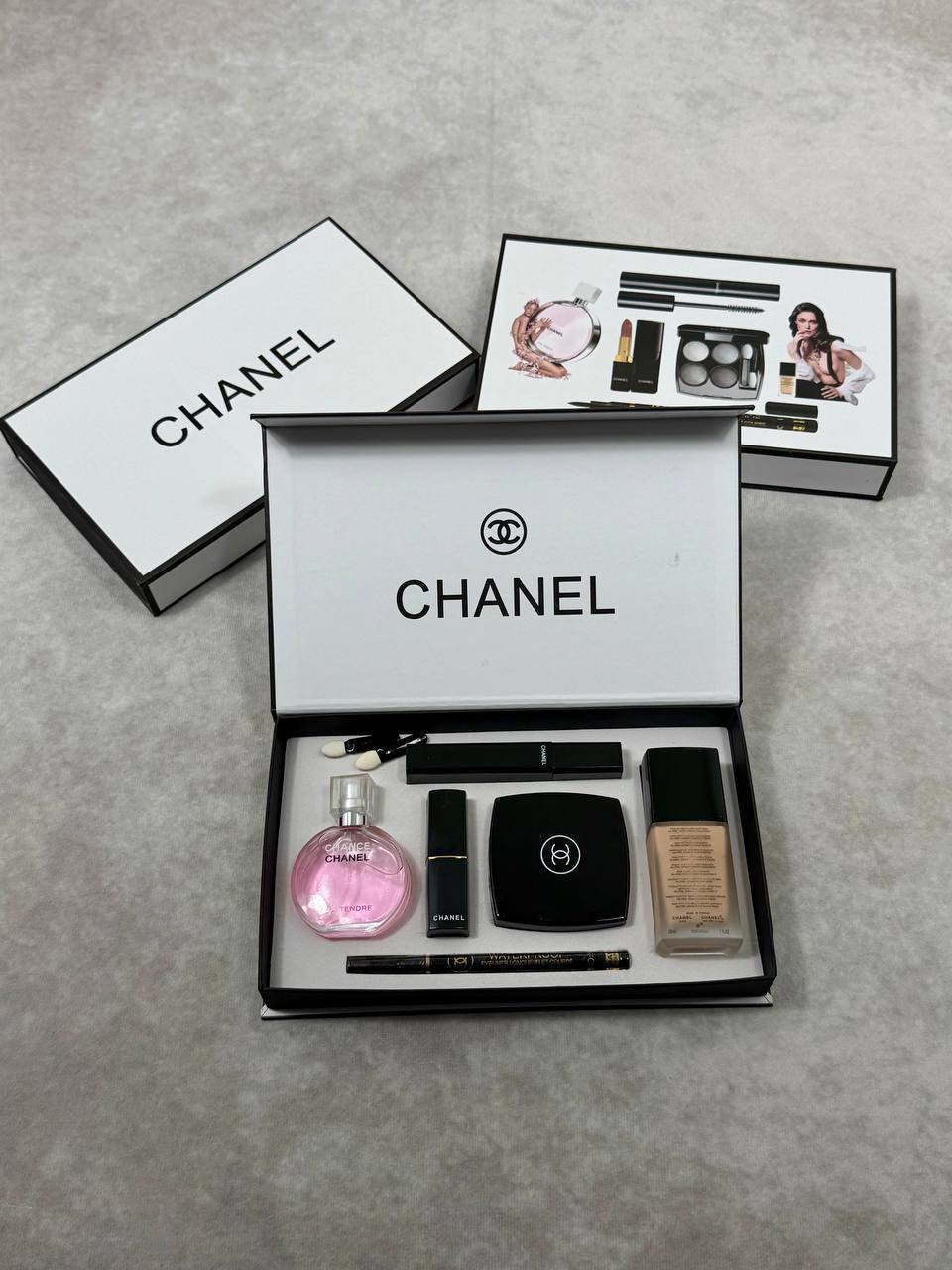 CHANEL MAKE UP SET am2906