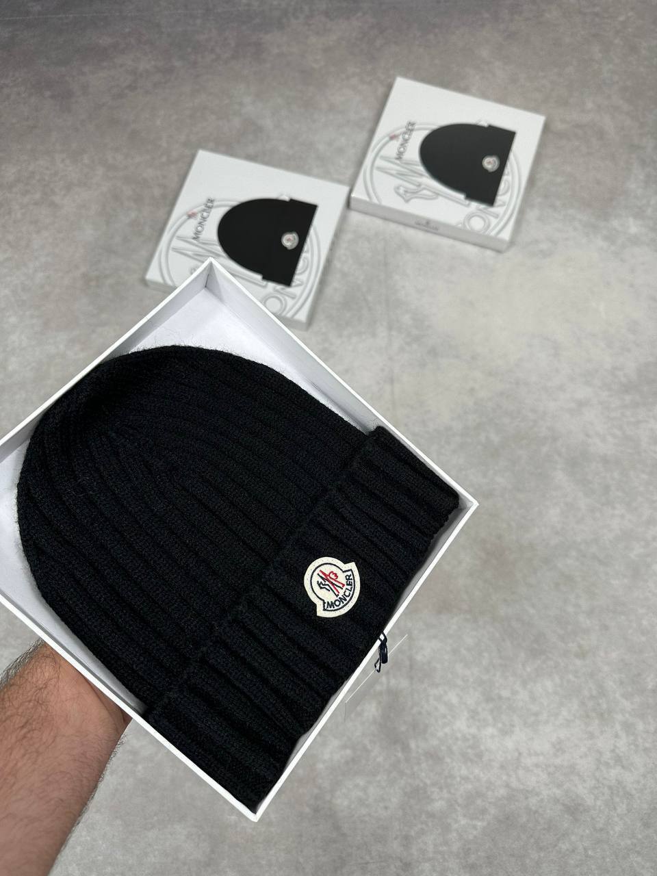 MONCLE HAT COME WITH BOX am2808