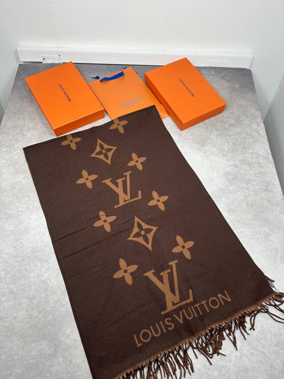 SUPER CLON LV CASHMERE SCARF COME WITH BOX am2908