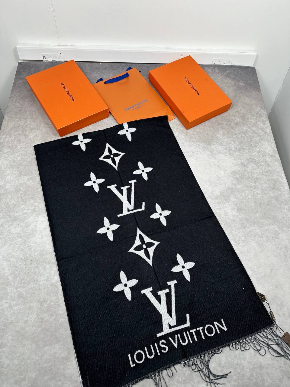 SUPER CLON UNISEX LV  SCARF COME WITH BOX am2908