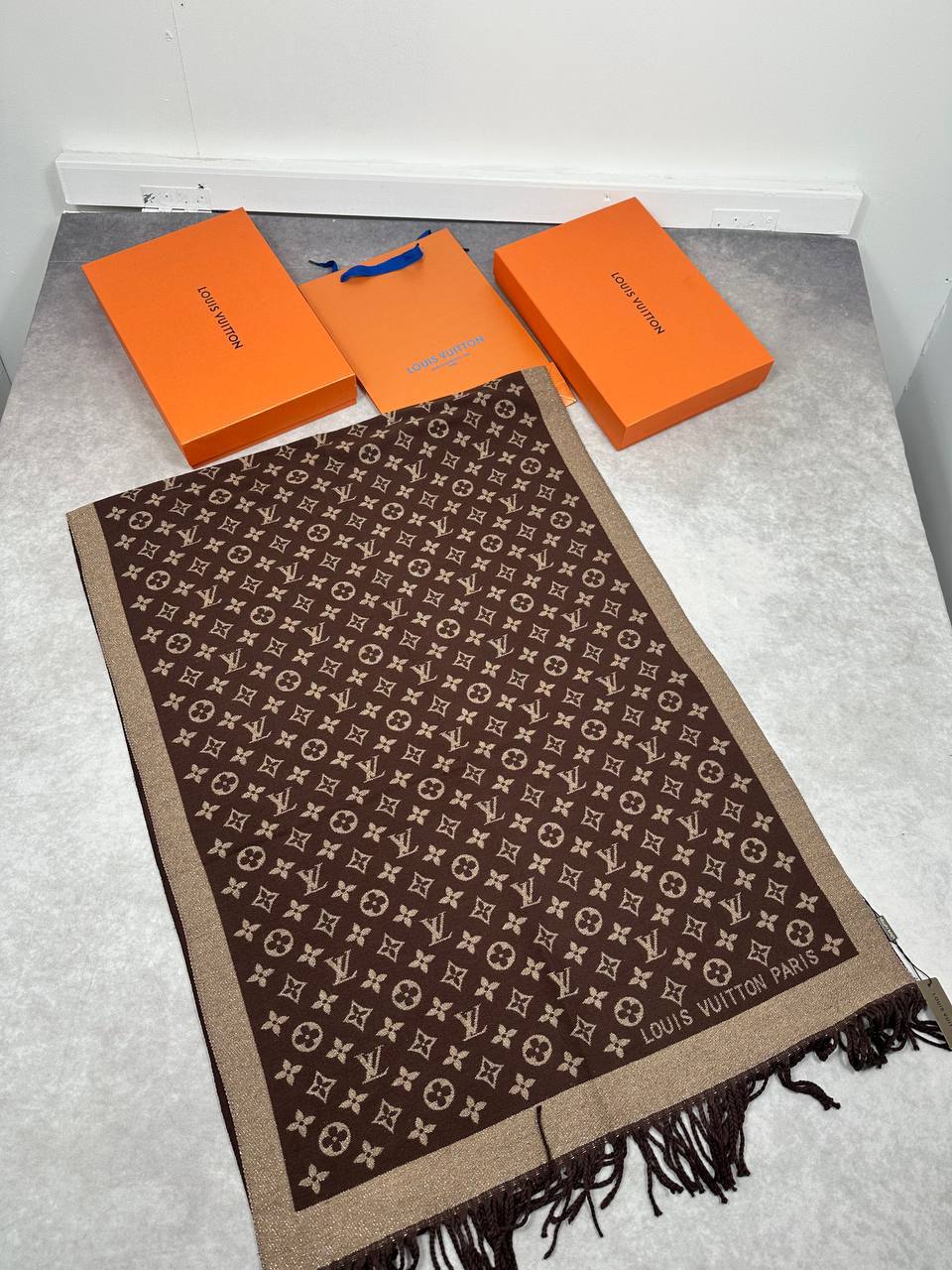 SUPER CLON LV CASHMERE SCARF COME WITH BOX am2908