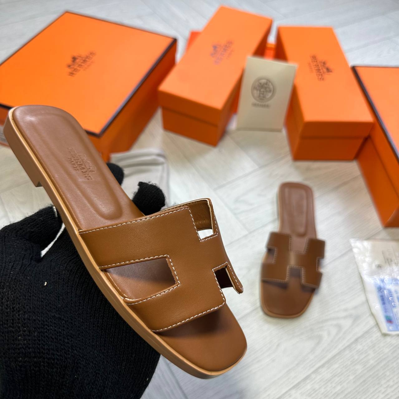 Hrmes sliders boxed to1109