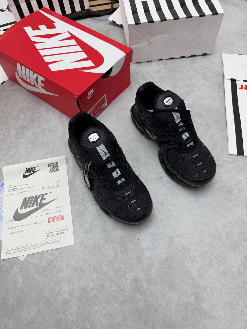 MENS NIK TNS AIR MAX PLUS COME WITH BOX ETC am0107