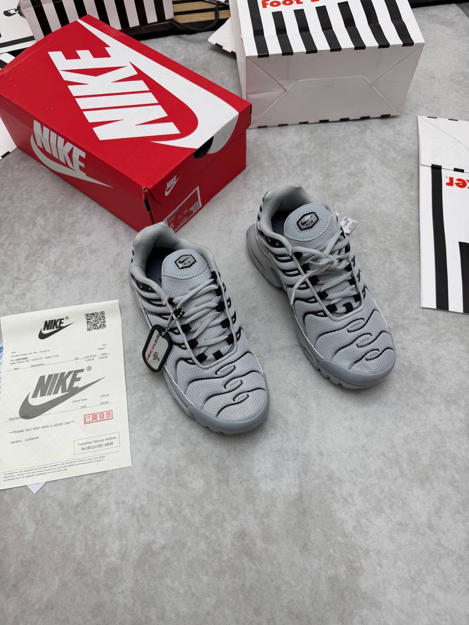 MENS NIK TNS AIR MAX PLUS COME WITH BOX ETC am0107