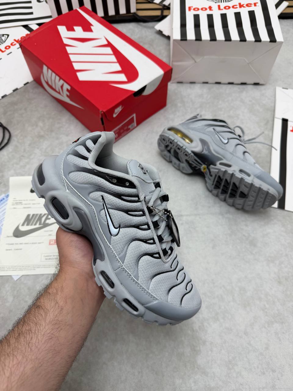 MENS NIK TNS AIR MAX PLUS COME WITH BOX ETC am0107