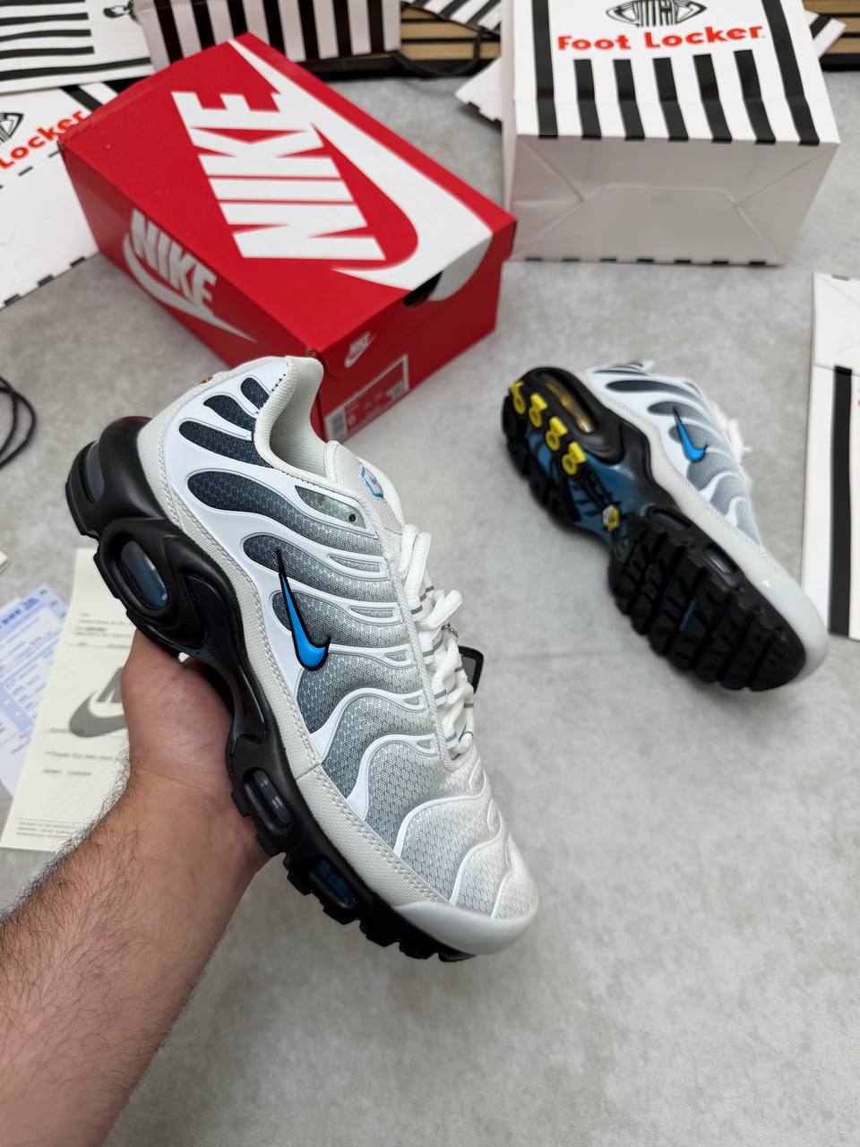MENS NIK TNS AIR MAX PLUS COME WITH BOX ETC am0107