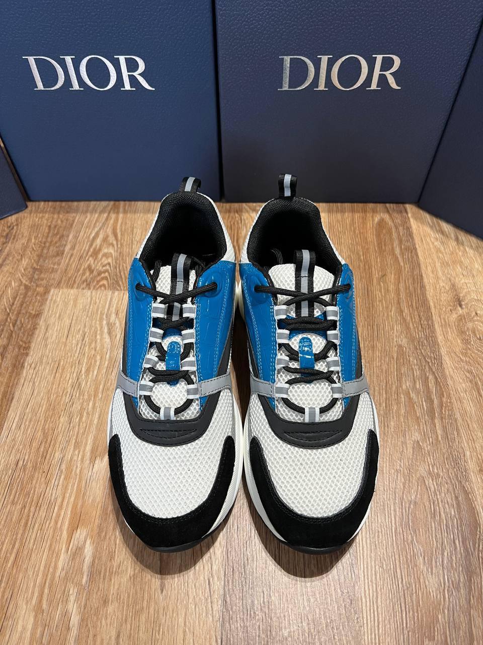 Dio b22 trainers jj0307