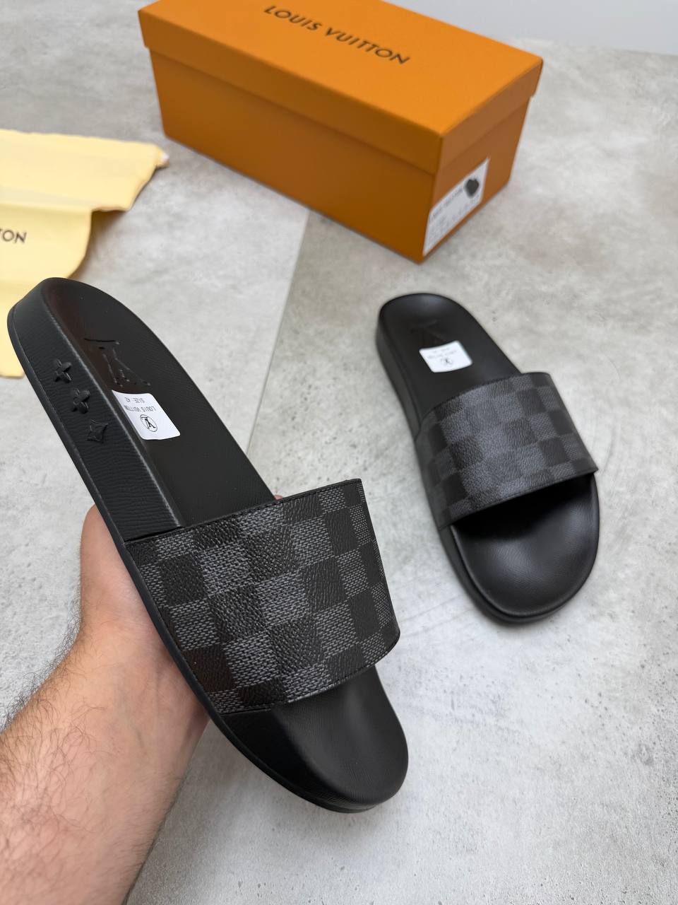 SUPER CLON MENS LV SLIDERS COME WITH BOX ETC am0207