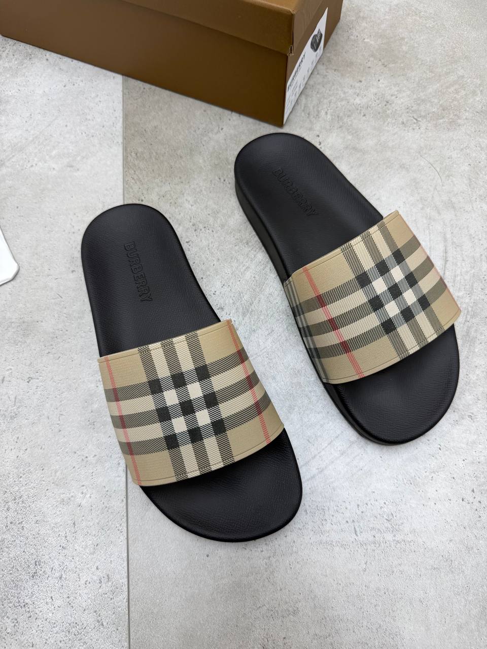 SUPER CLON BURBER MENS SLIDERS COME WITH BOX ETC am0207