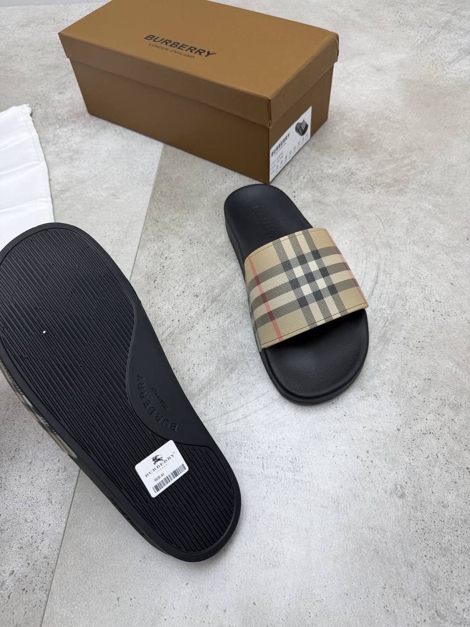 SUPER CLON BURBER MENS SLIDERS COME WITH BOX ETC am0207