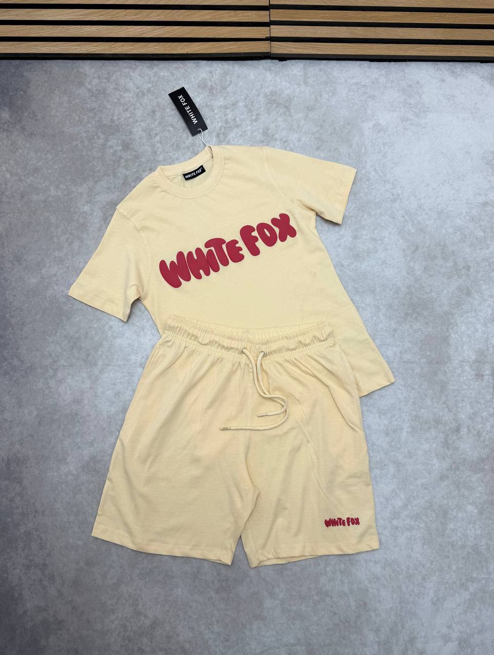 WOMENS WHITE FOX SETS am2808