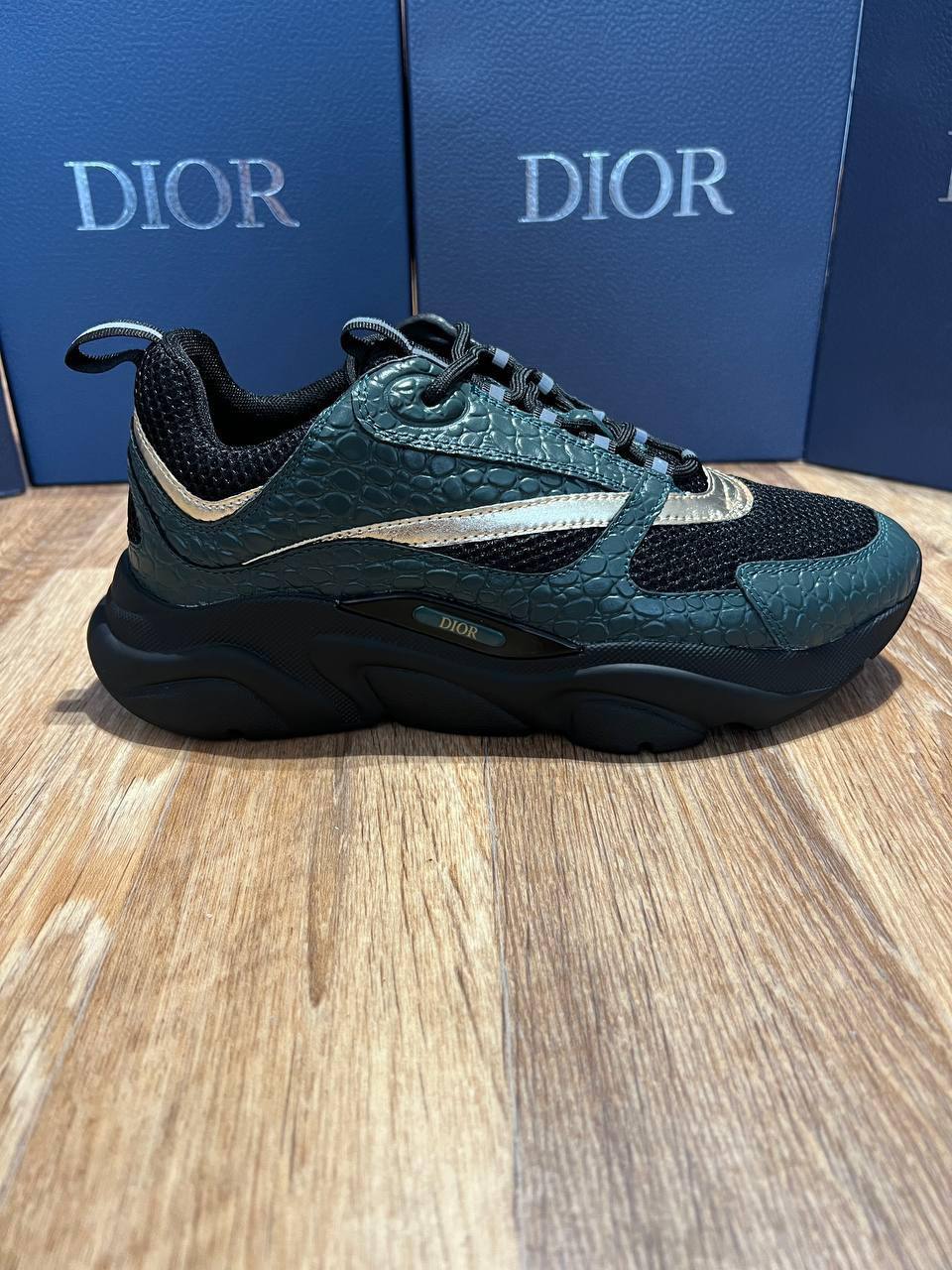 Dio b22 trainers jj0407