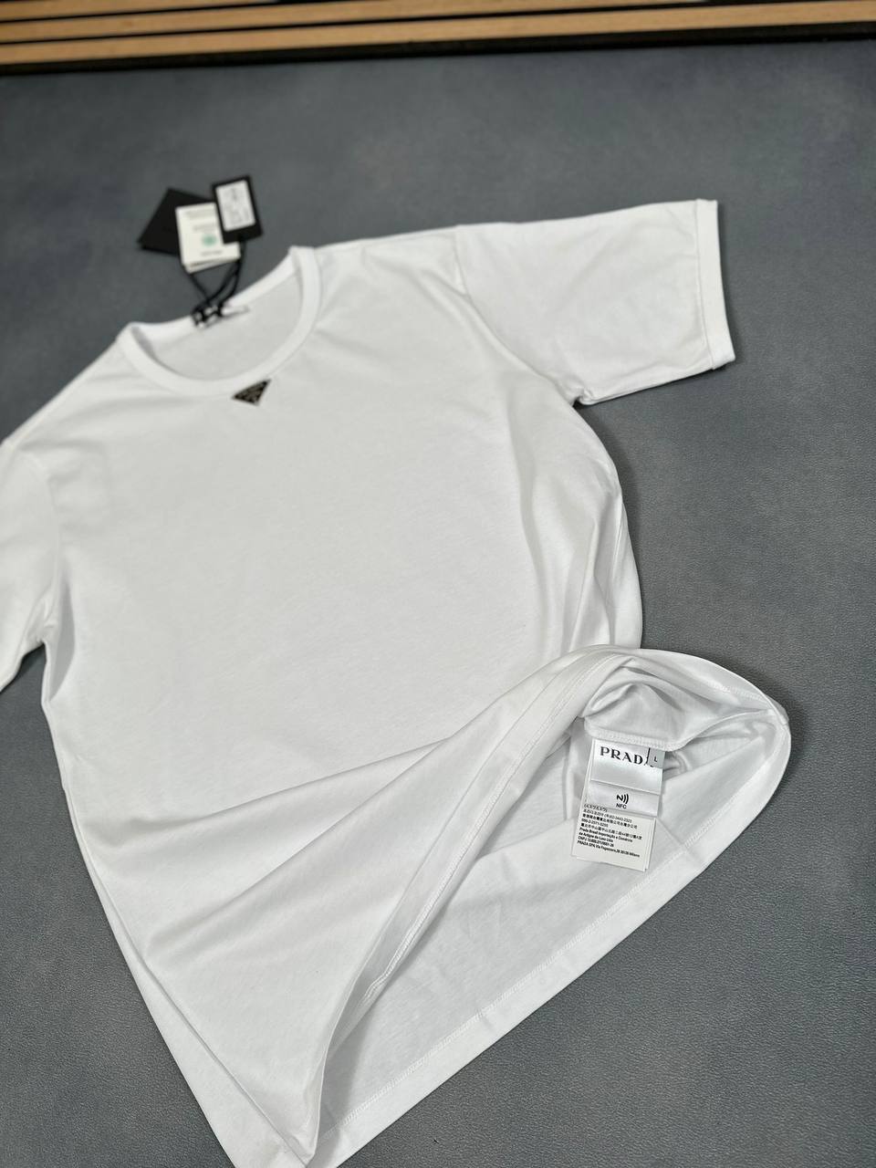 PRAD TEE 0503