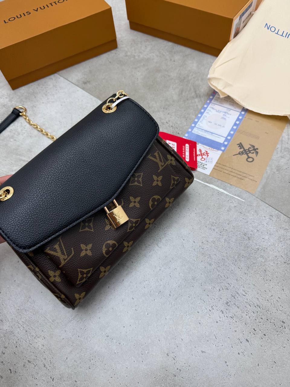 SUPER CLON LV BAG COME WITH BOX ETC am0807