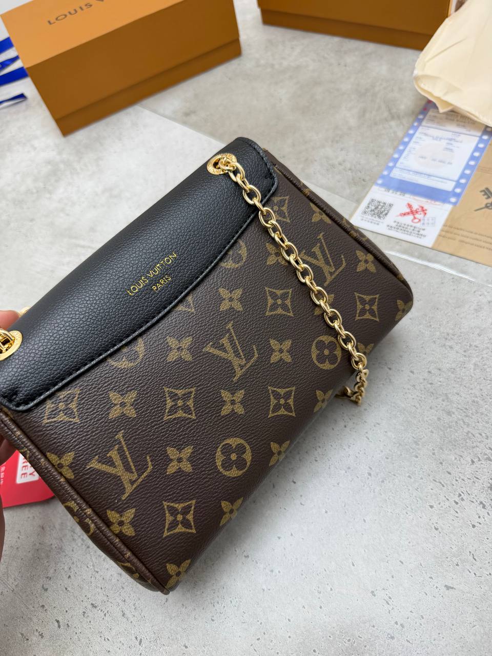 SUPER CLON LV BAG COME WITH BOX ETC am0807