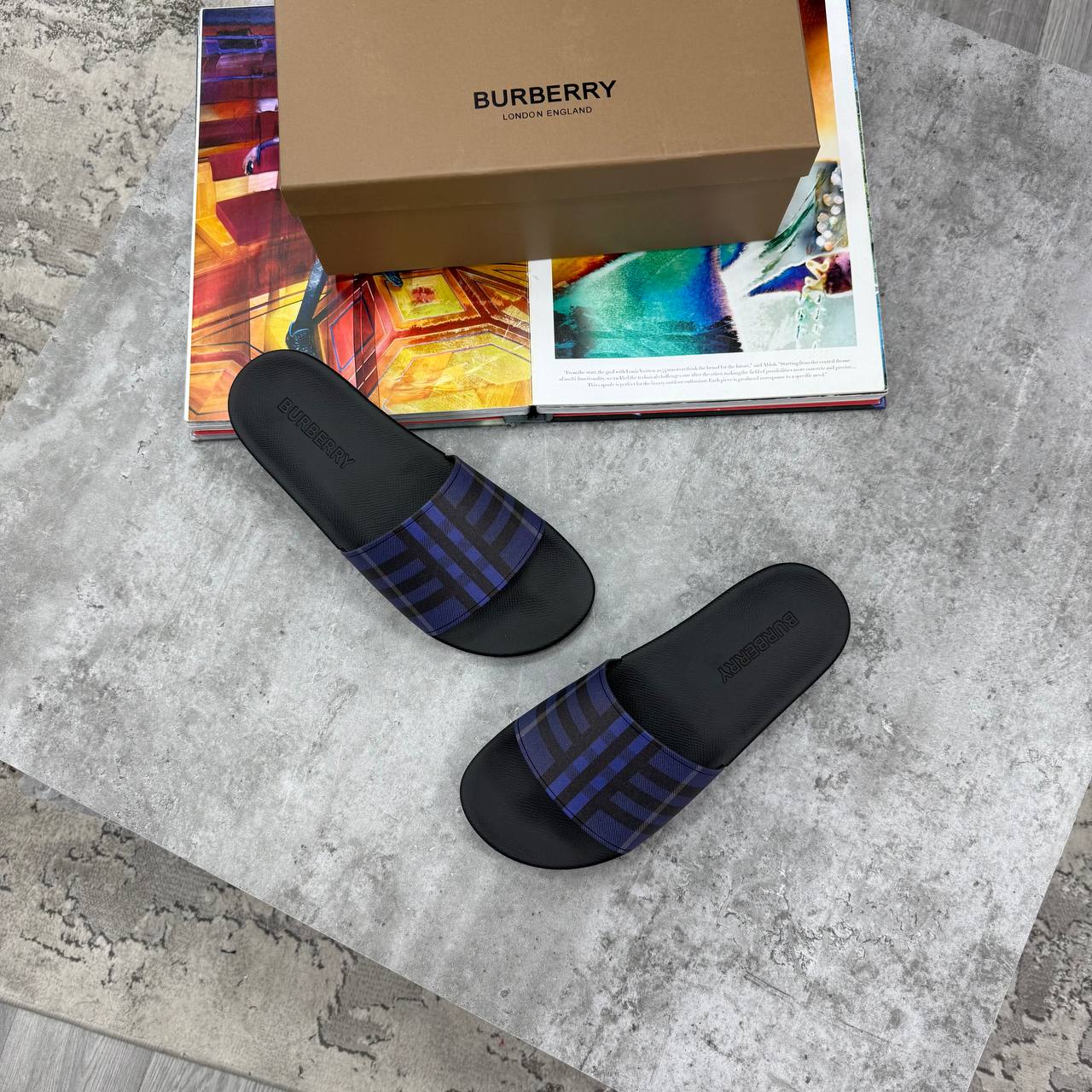 HIGH END BURBERR SLIDES MENS WITH FULL PACKAGING ETC jay0907
