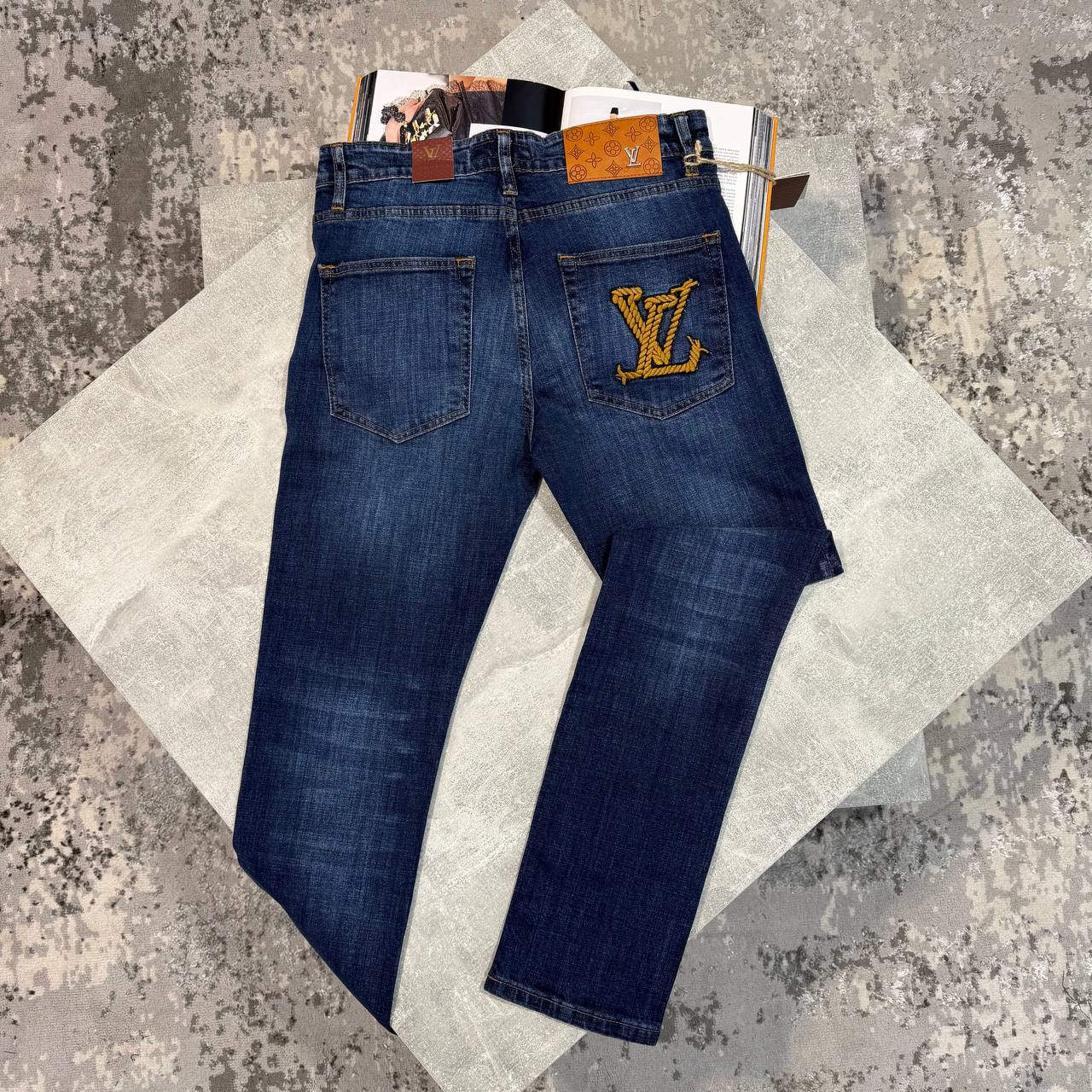 LV Jeans aj0404