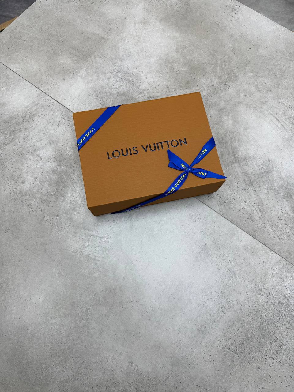 SUPER CLON WOMENS LV BAG COME WITH BOX ETC am1007