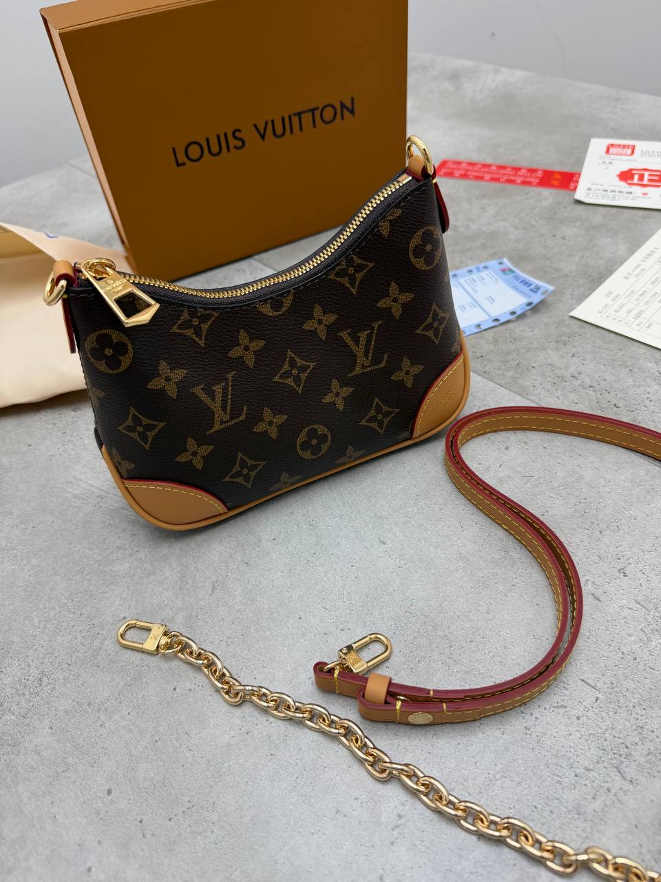 SUPER CLON WOMENS LV BAG COME WITH BOX ETC am1007