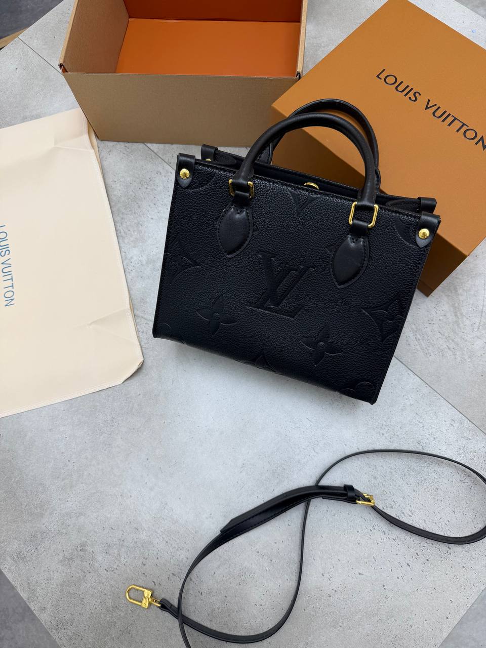 SUPER CLON WOMENS LV BAG COME WITH BOX ETC am1007