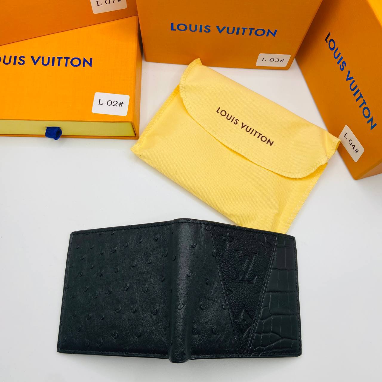 LVE WALLETS BOXED to2209