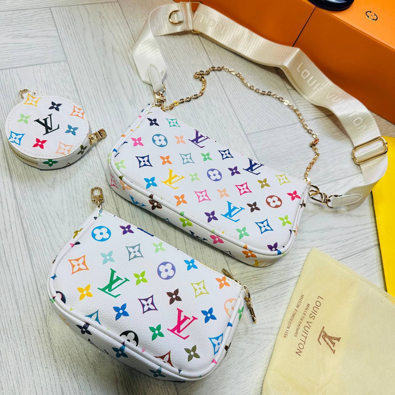 LV bag 💼 WHIT BOX AND DUST BAG to1207