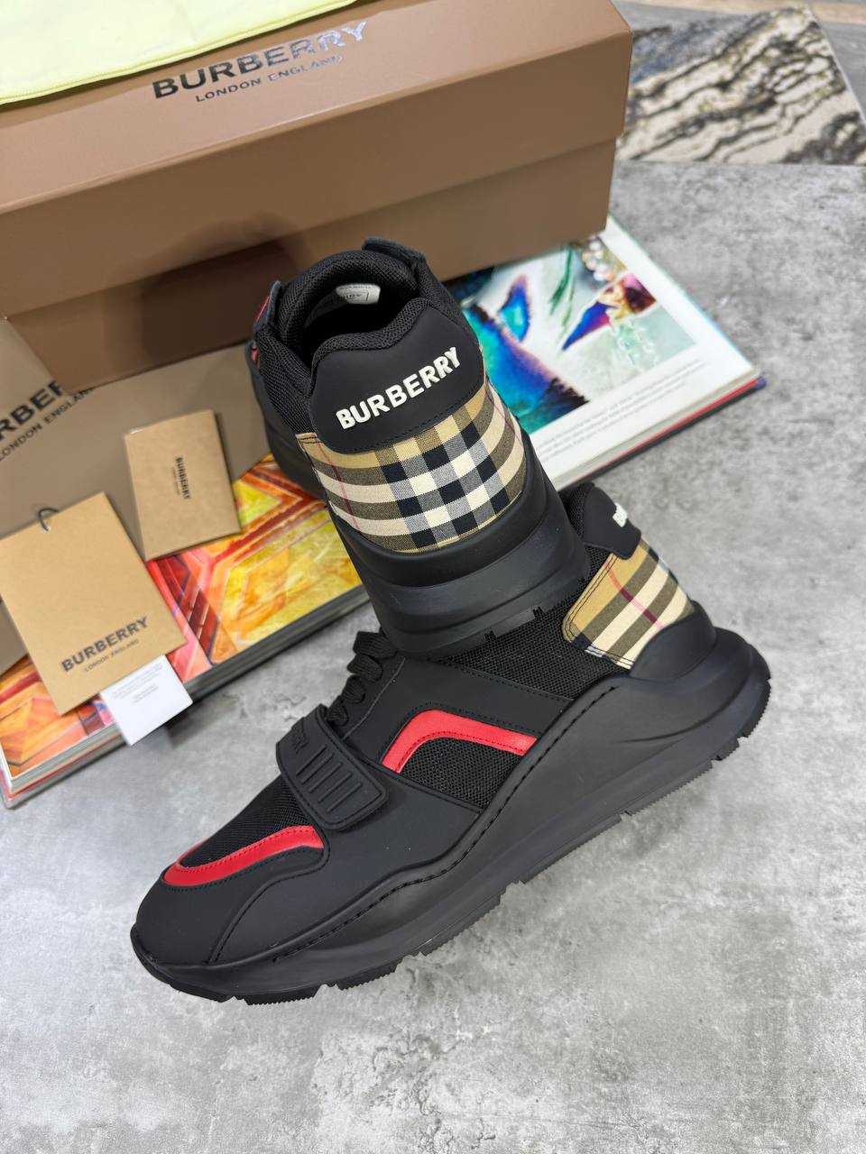 HIGH END BURBERR TRAINERS WITH FULL PACKAGING ETC jay1807