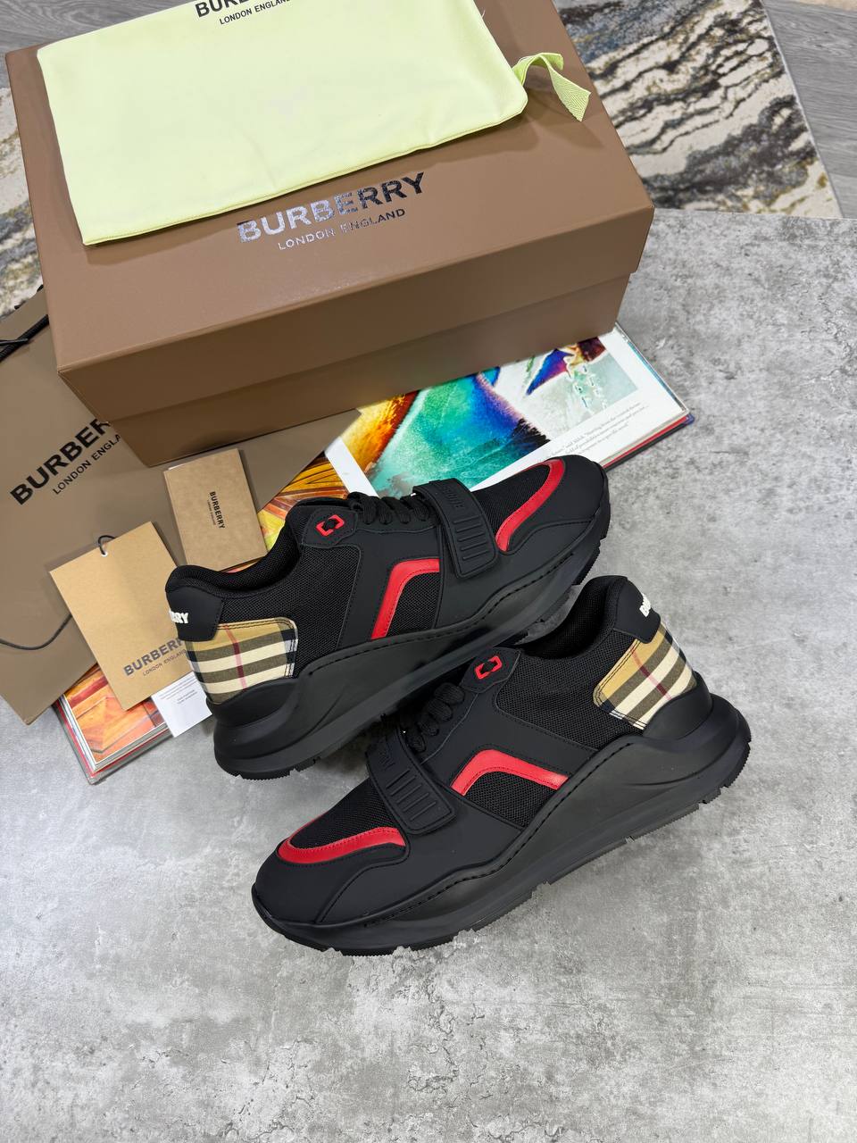 HIGH END BURBERR TRAINERS WITH FULL PACKAGING ETC jay1807