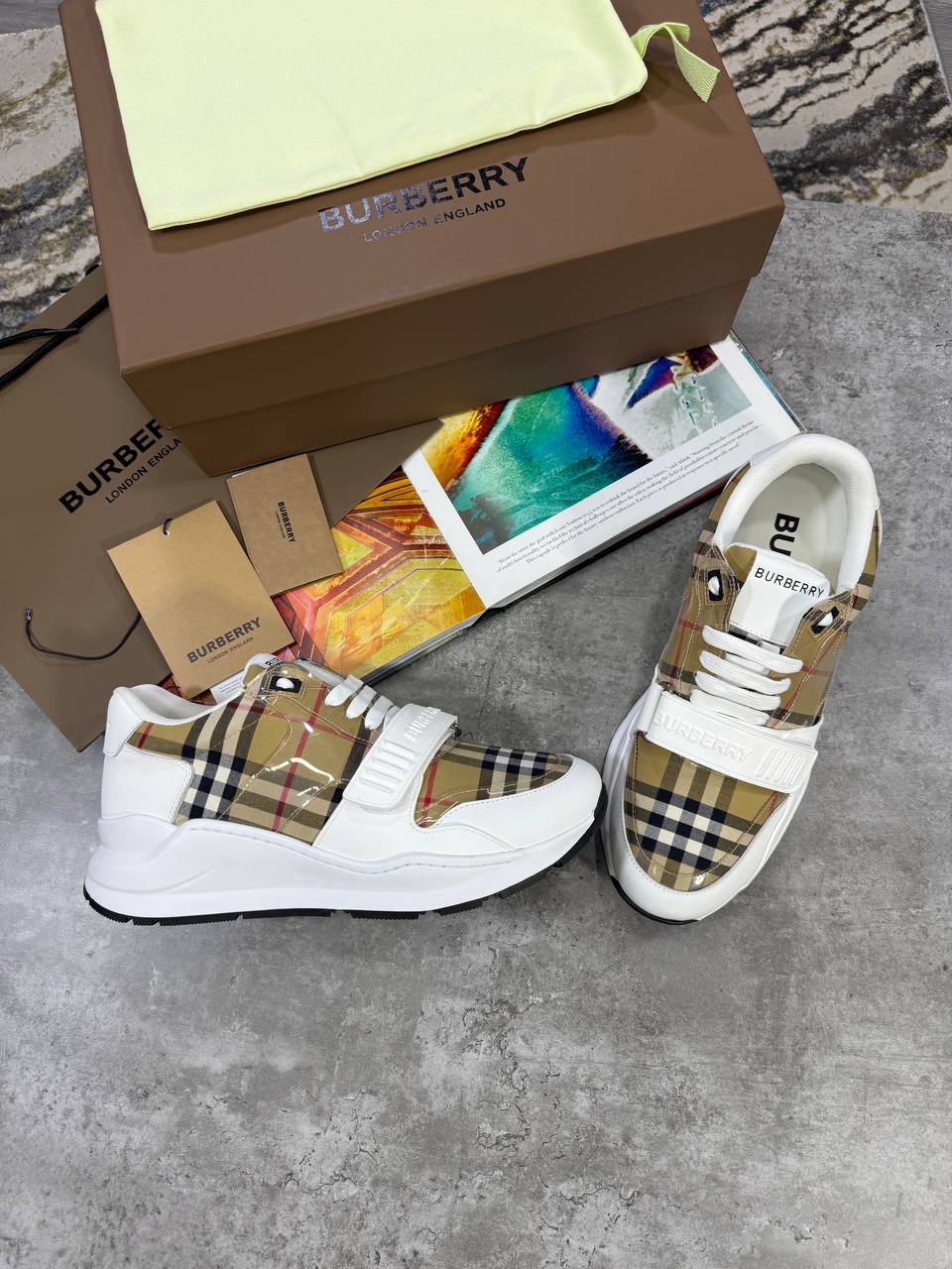 HIGH END BURBERR TRAINERS WITH FULL PACKAGING ETC jay1807