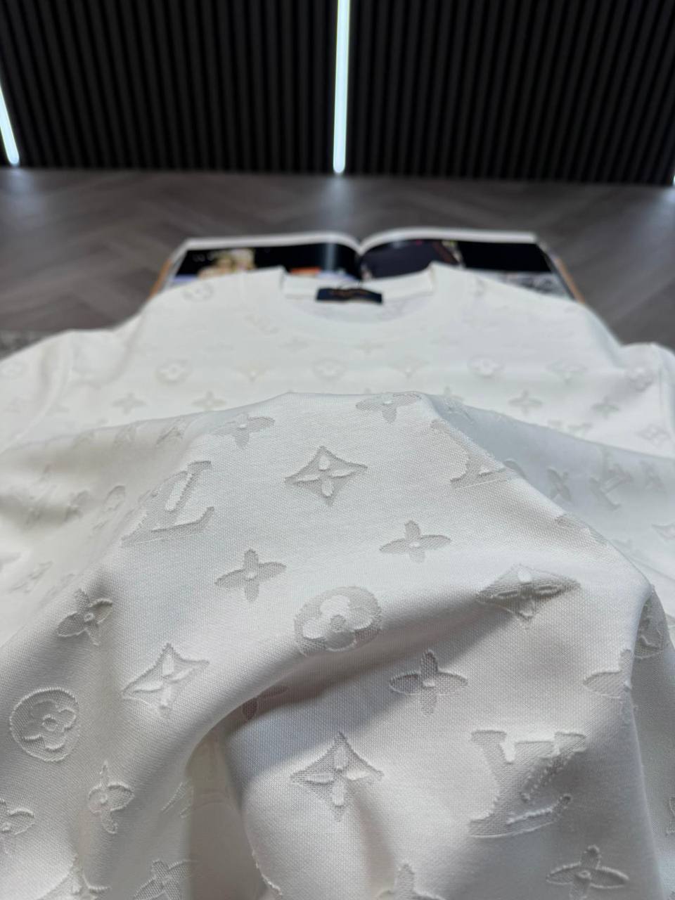 LV Tshirt aj1707