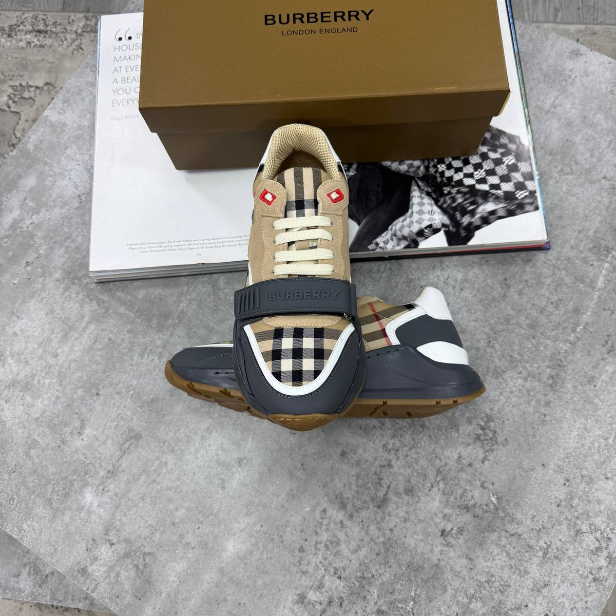 HIGH END BURBER TRAINERS WITH FULL PACKAGING ETC jay1909
