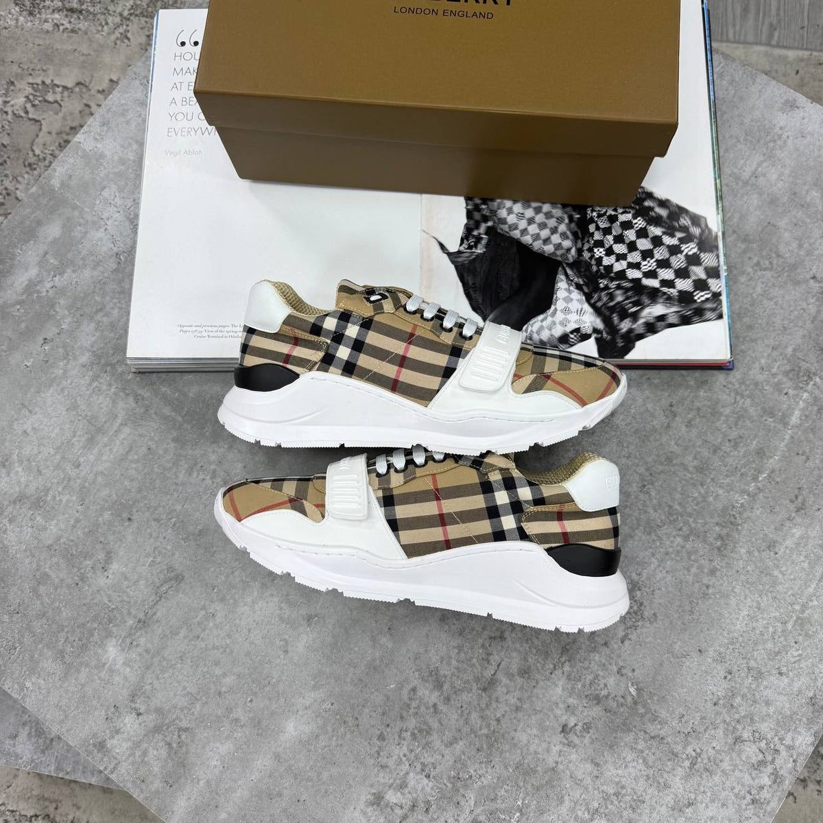 HIGH END BURBER TRAINERS WITH FULL PACKAGING ETC jay1909