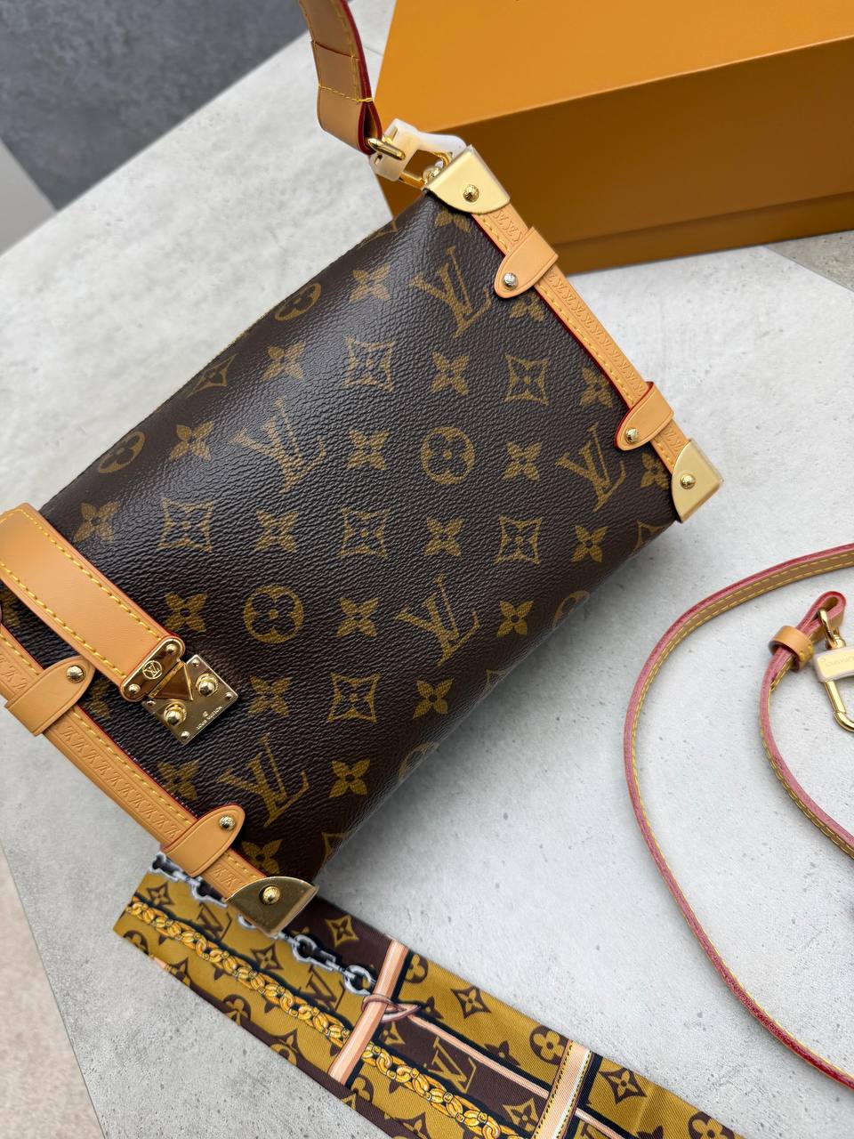 SUPER CLON LV BAG COME WITH BOX ETC am2207