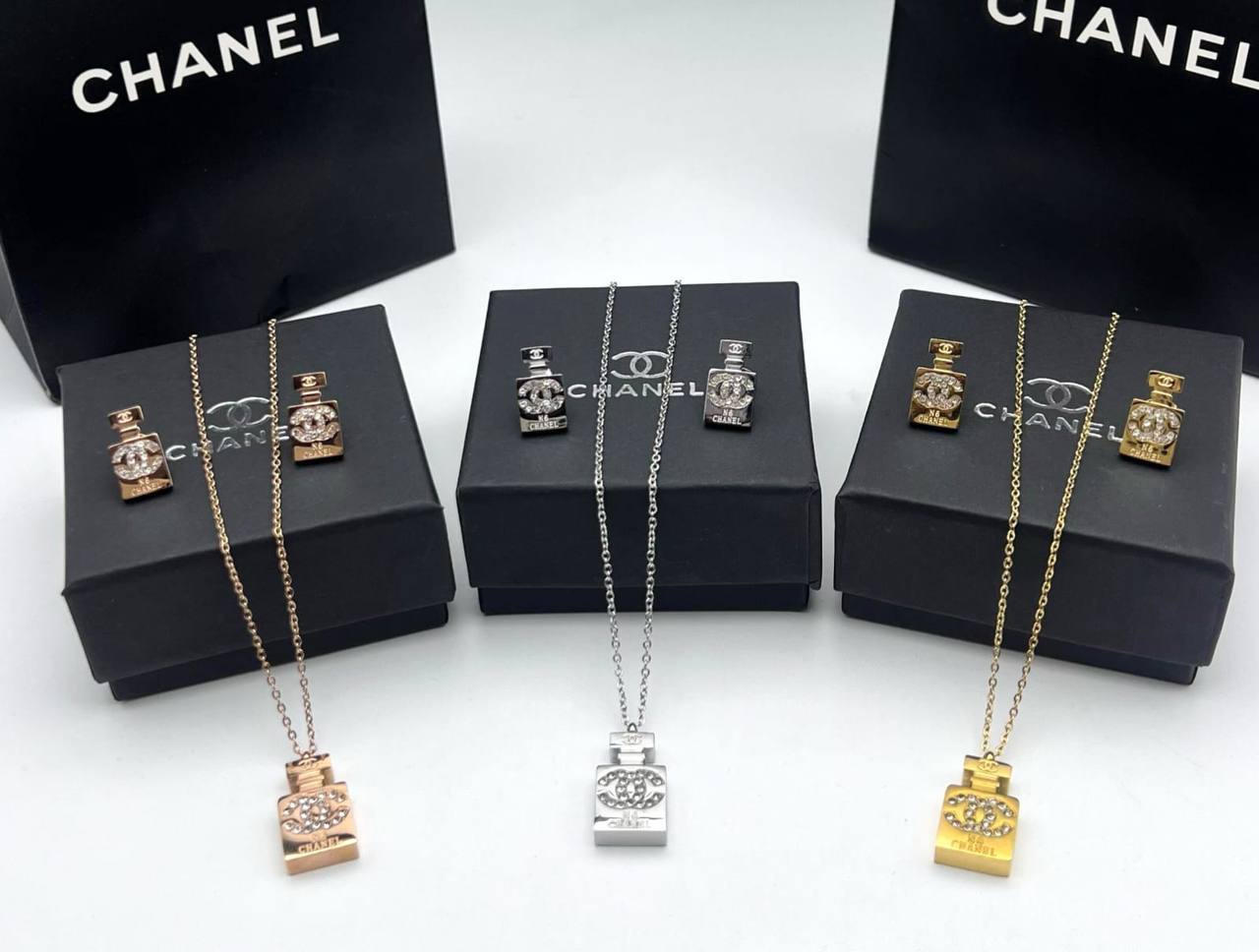 CHANEL NECKLACE AND EARRINGS SET am0610