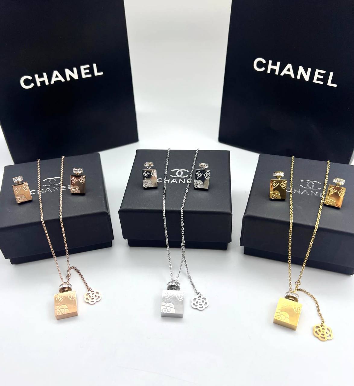 CHANEL NECKLACE AND EARRINGS SET am0610