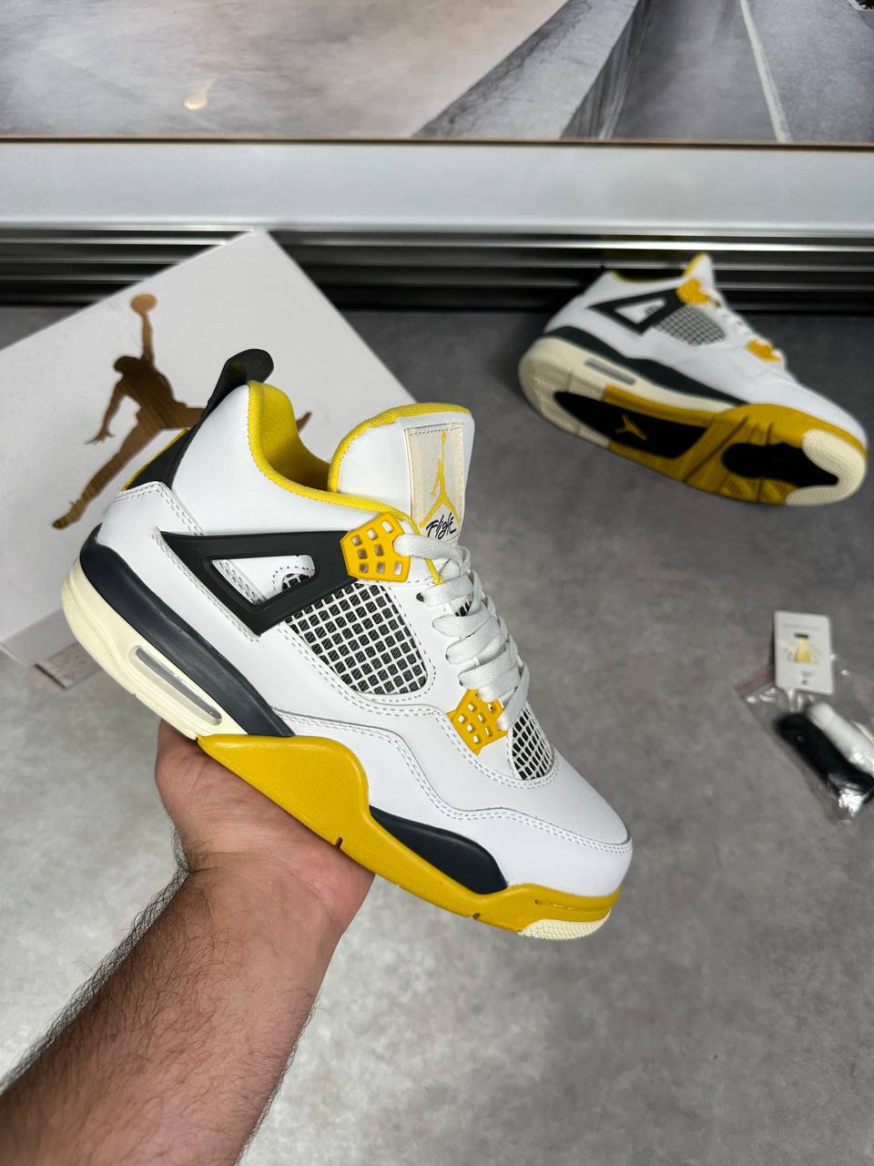 MENS JIRDAN COME WITH BOX ETC am0810