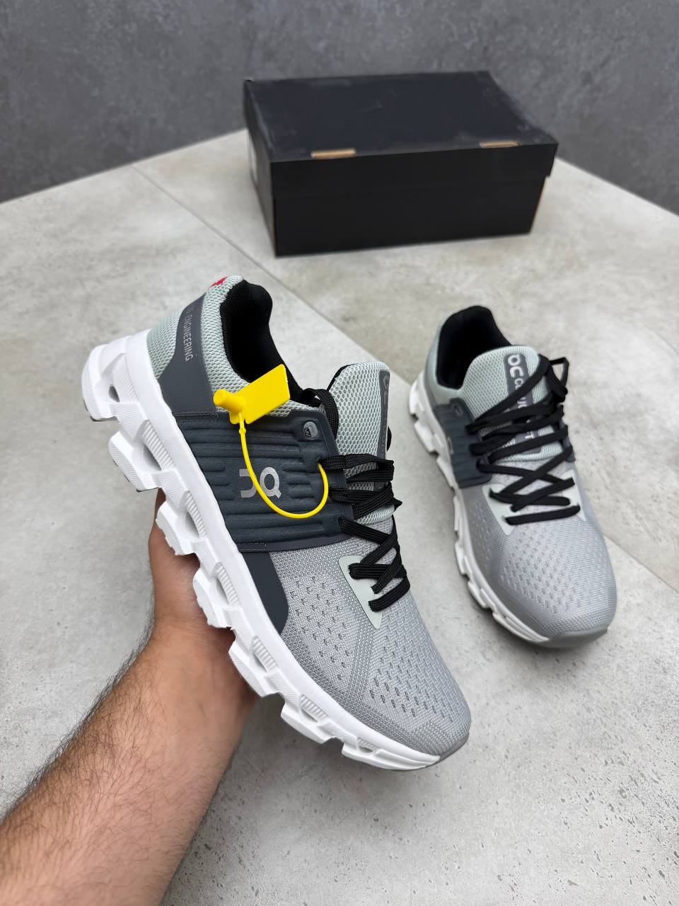 MENS ON CLOUD TRAINERS am2807