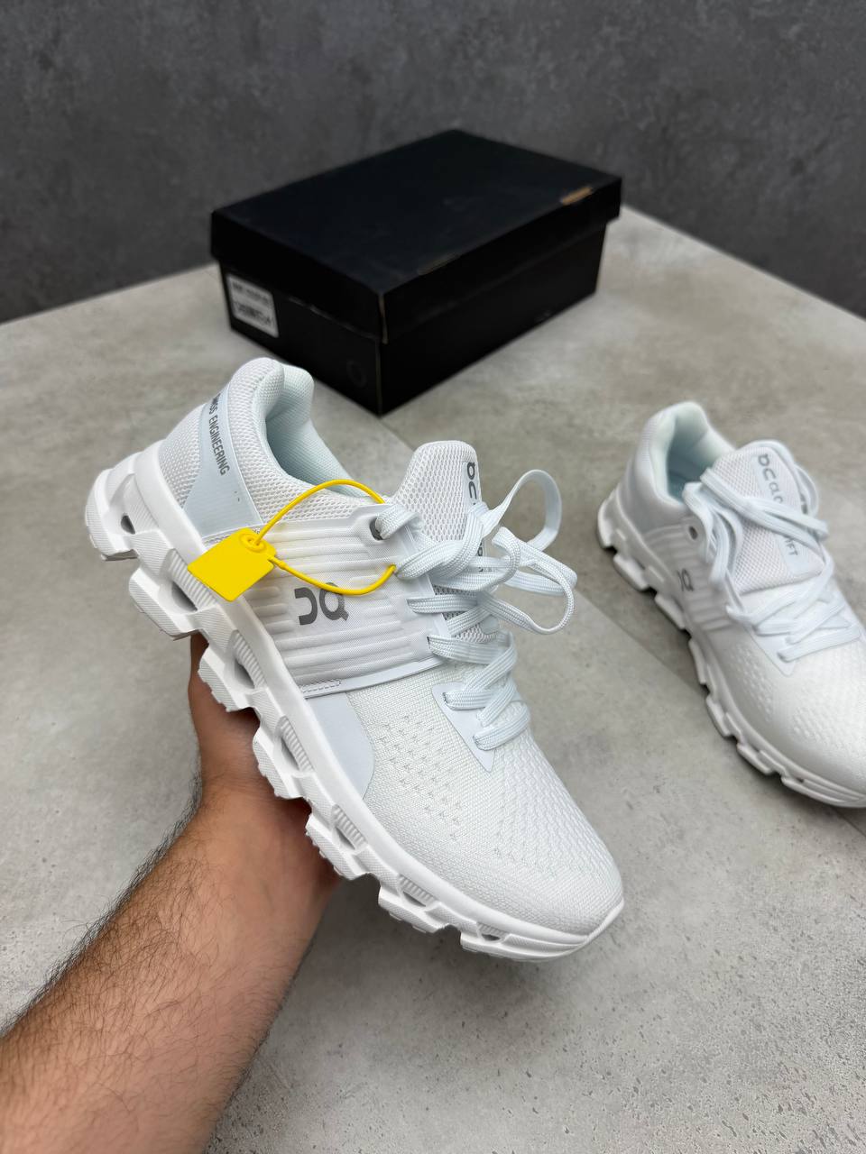 MENS ON CLOUD TRAINERS am2807