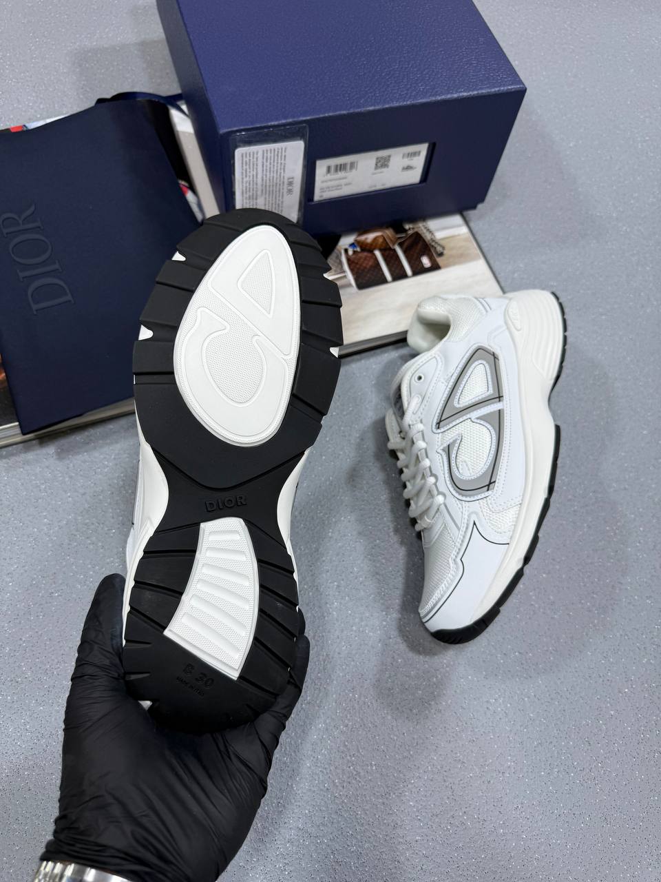 HIGH END DIR B30 WITH EXTRA LACES AND FULL PACKAGING su0109
