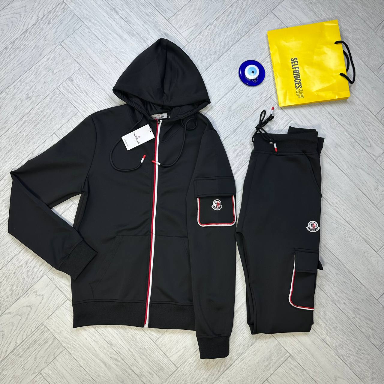 QUALITY MONICLER TRACKSUITS to1010