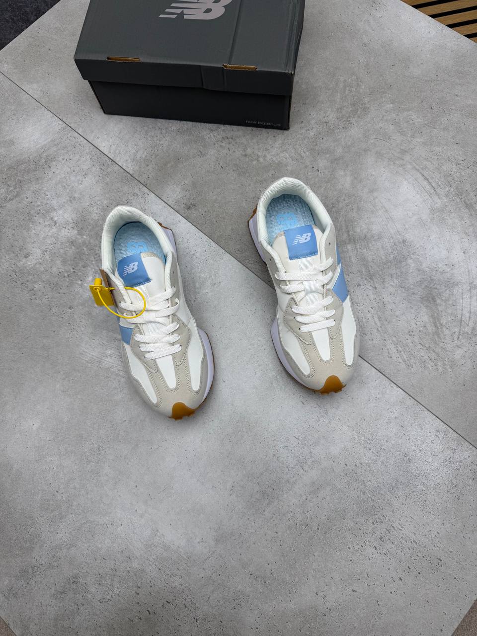 WOMENS NEW BALANC am3007