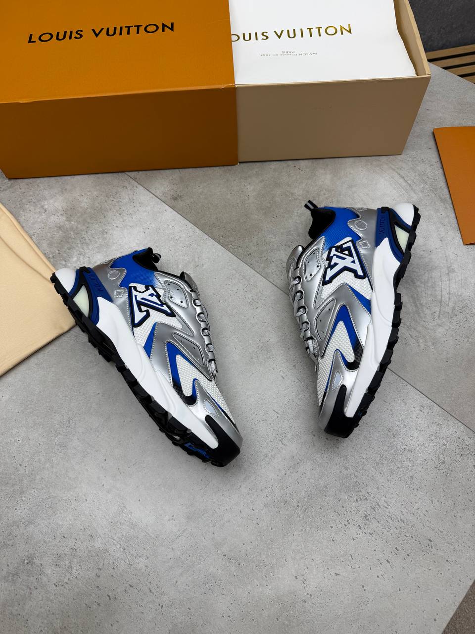 SUPER CLON MENS LV TRAINERS am3007