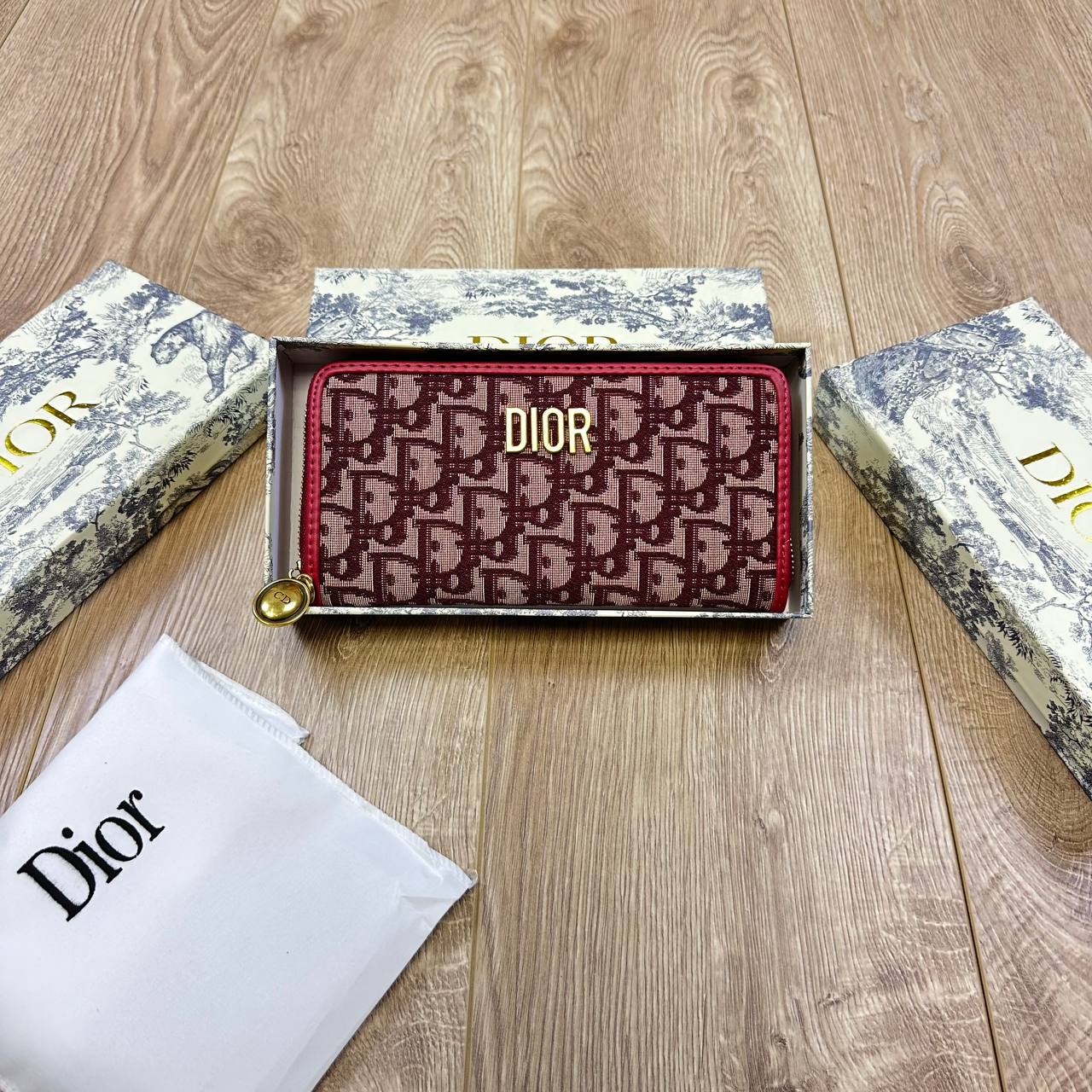 Dio women Purse with box to3107