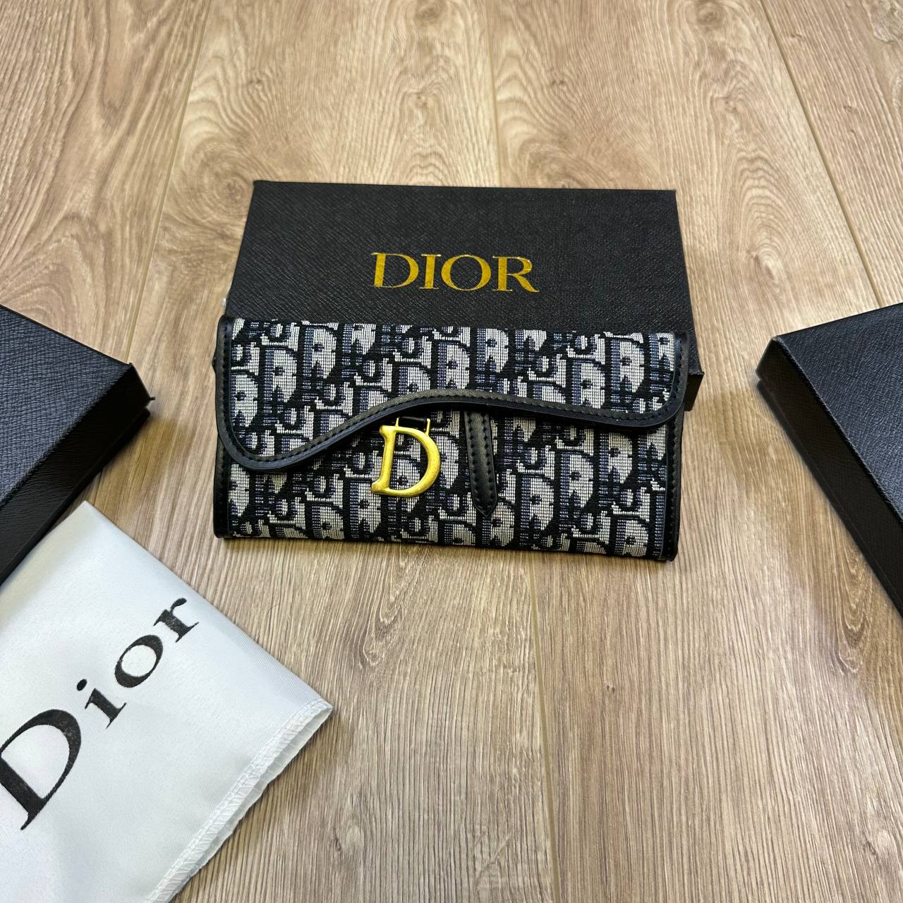 Dio women Purse with box to3107