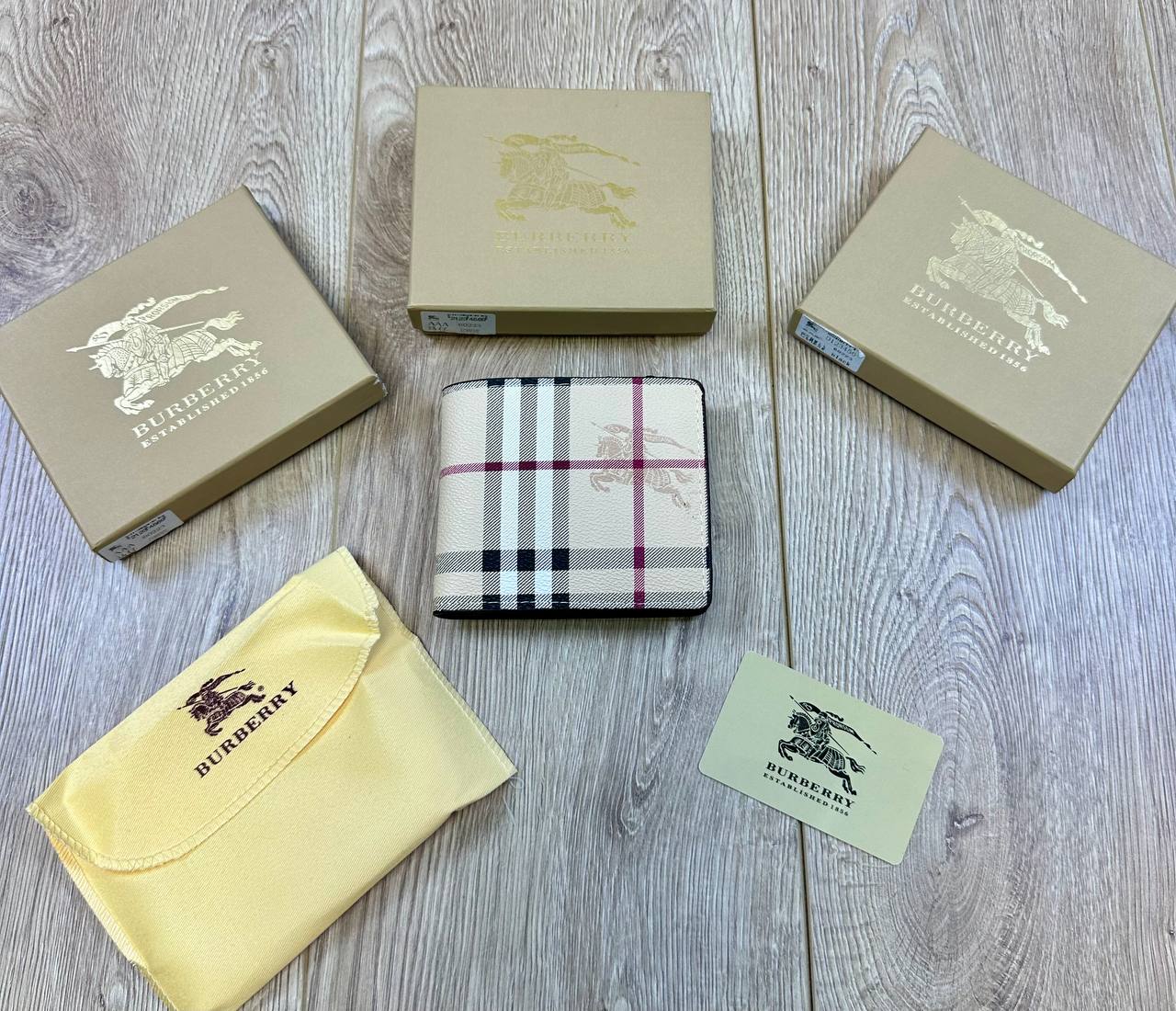 Burber men’s Wallet Comes with boxes to0208